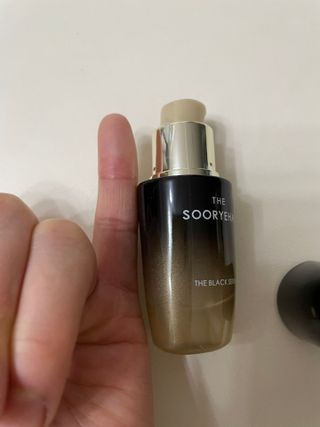 수려한 더블랙세럼 15ml — 5점을 준 리뷰어가 2022년 3월 올린 사용 사진