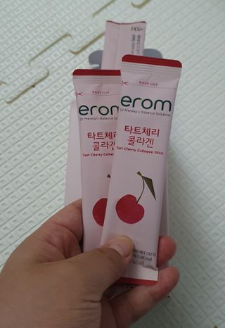 이롬 erom 타트체리 콜라겐 — 3점을 준 리뷰어가 2021년 3월 올린 사용 사진