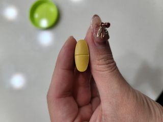 Swisse 스위스 고함량 밀크씨슬 35,000mg 60정 — 5점을 준 리뷰어가 2021년 11월 올린 사용 사진