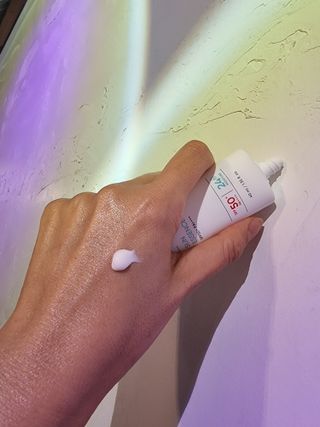 리더스코스메틱 리더스 카밍 바이오틱스 선 에센스 SPF 50+ PA++++ — 5점을 준 리뷰어가 2022년 7월 올린 사용 사진