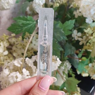 유니베르소 산소앰플 7일 집중케어 앰플 — 5점을 준 리뷰어가 2021년 4월 올린 사용 사진