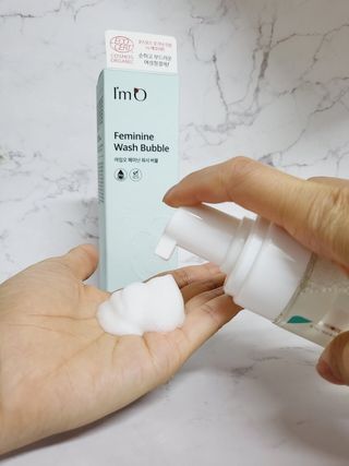 아임오 페미닌워시 150ML + 페미닌티슈6입 + 아임오스티커 + 쿠폰북 — 5점을 준 리뷰어가 2021년 10월 올린 사용 사진