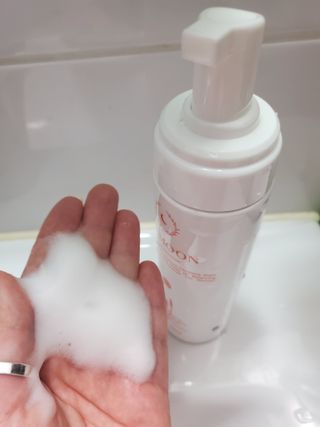 MF프리 [닥터문] 유산균 락토케어 질경초 여성청결제 200ml (폼타입) — 5점을 준 리뷰어가 2022년 6월 올린 사용 사진