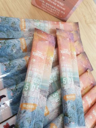 엘리샤코이 아임얼라이브 콤부차 콜라겐 506 스틱젤리 패션프루트 — 5점을 준 리뷰어가 2021년 6월 올린 사용 사진