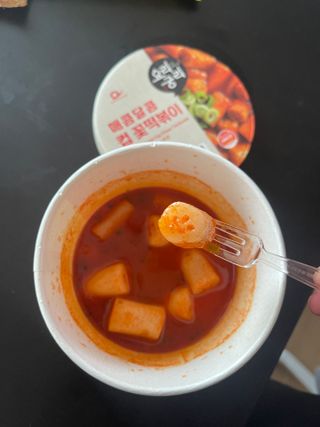 프리 [요리궁리] 매콤달콤 꽃떡볶이 6개입 세트 — 5점을 준 리뷰어가 2024년 10월 올린 사용 사진