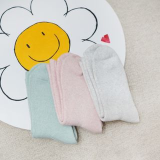[사이즈가 있는 양말 필로이]여자 순면 통파일 꿀잠 수면 양말【 S, M, L 】3가지 사이즈_컬러 랜덤 3족 — 5점을 준 리뷰어가 2022년 10월 올린 사용 사진