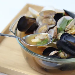 [푸딩팩토리] 바지락홍합탕 500g / 얼큰바지락홍합탕 590g — 5점을 준 리뷰어가 2022년 10월 올린 사용 사진