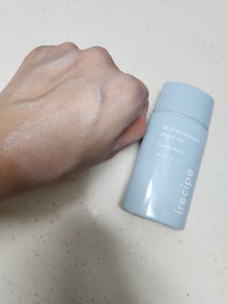 아이레시피 마일드 히알루로닉 모이스트 업 선스크린 SPF50+ PA++++ — 5점을 준 리뷰어가 2023년 6월 올린 사용 사진