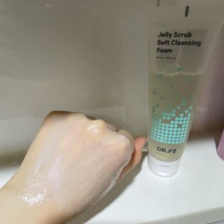 닥터에프파이브 젤리스크럽 소프트 클렌징폼 120ml — 4점을 준 리뷰어가 2022년 6월 올린 사용 사진