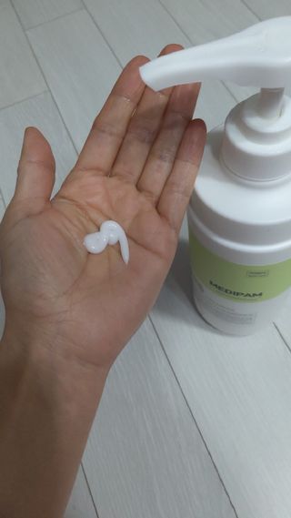 [메디팜] 세라마이드 데일리 릴리프 바디로션 — 5점을 준 리뷰어가 2021년 12월 올린 사용 사진