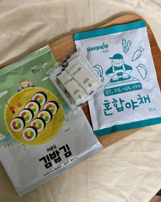 해풀잎 누구나 김밥*1ea [(혼합야채 35g *1ea,  김밥김 (5g, 5ea),  양념간장 (6g, 5ea), 참기름(5g, 2ea)] — 5점을 준 리뷰어가 2022년 8월 올린 사용 사진