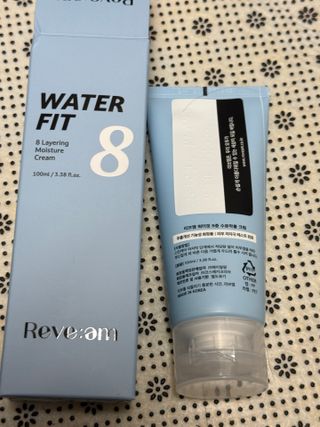 나우 [리브엠]피부 속부터 겹겹이, 촘촘하게! 워터핏8중 수분착붙 크림 — 5점을 준 리뷰어가 2024년 12월 올린 사용 사진
