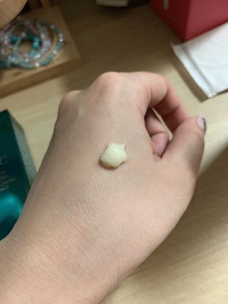 [NEW 탄력유턴 아이크림] AHC 유스 래스팅 리얼 아이크림 포 페이스 — 5점을 준 리뷰어가 2021년 1월 올린 사용 사진