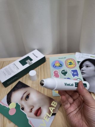 바이브랩 [탈모증상완화] 헤어라인 눈썹 두피앰플 — 5점을 준 리뷰어가 2022년 3월 올린 사용 사진