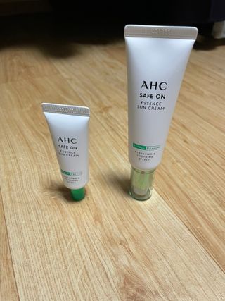 [AHC] 세이프온 에센스 선크림 올리브영 스페셜 증정 기획세트 — 4.5점을 준 리뷰어가 2022년 6월 올린 사용 사진