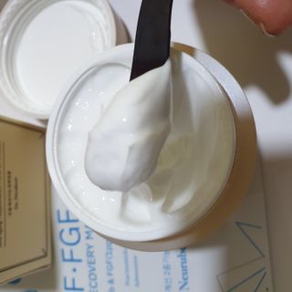 Dr.느루벗 느루벗 링클 솔루션 콘센트레이트 스네일 탄력 달팽이 크림 80g — 4.5점을 준 리뷰어가 2021년 5월 올린 사용 사진