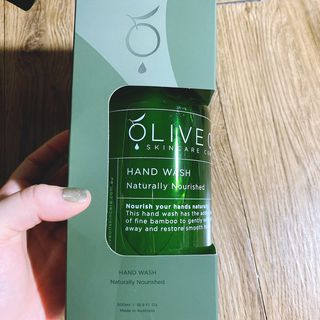 올리브 오일 스킨케어 컴퍼니 [OOSC] 촉촉 깨끗 내추럴리 너리시드 핸드워시 500ml — 5점을 준 리뷰어가 2021년 5월 올린 사용 사진