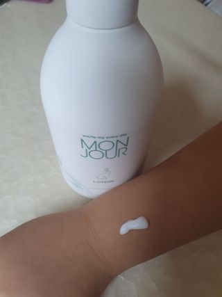 토박스코리아 몽쥬르 유아 로션 300ml — 5점을 준 리뷰어가 2021년 4월 올린 사용 사진