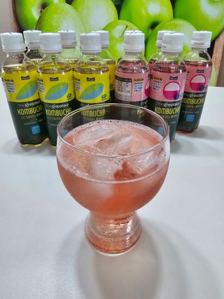 더그레잇티 콤부차 [매일유업] 더그레잇티 44kcal 콤부차 300ml *12개입 (오리지널 6개+베리리치 6개) — 5점을 준 리뷰어가 2023년 7월 올린 사용 사진
