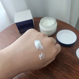 록타비아 Artisan Complete Face Cream — 5점을 준 리뷰어가 2023년 11월 올린 사용 사진