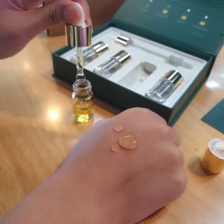 [보히케어] 컨센트레이트 이데베논 7 펩타이드 콤플렉스 앰플 — 5점을 준 리뷰어가 2023년 10월 올린 사용 사진