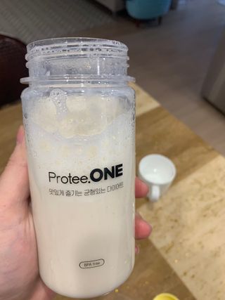 프로티원 단백질쉐이크 곡물맛 2주분 1통+보틀 — 4점을 준 리뷰어가 2021년 4월 올린 사용 사진