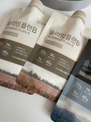 일일하우 슬리밍 플랜B 고소한 귀리맛, 진한 카카오맛 (체중조절식) — 4점을 준 리뷰어가 2023년 7월 올린 사용 사진