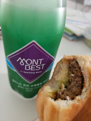 몽베스트 Montbest with Sparkling water Plain 20병 — 5점을 준 리뷰어가 2022년 7월 올린 사용 사진