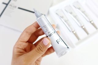 아이디플라코스메틱 아이디 브이로직 플러스 크림 15ml X 4EA — 5점을 준 리뷰어가 2022년 5월 올린 사용 사진