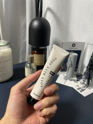 멈칫(MUMCHIT) 넥퍼퓸 NECKPERFUME 2가지 향 — 5점을 준 리뷰어가 2021년 11월 올린 사용 사진