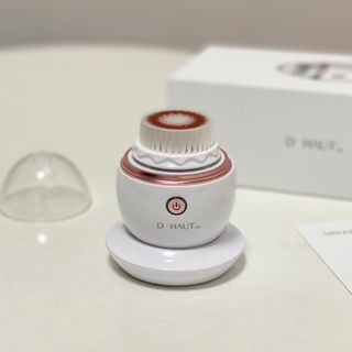 디하우트 랩 디하우트랩 클렌징 피부관리기 진동클렌저 실리콘+2종 인조모 브러시 — 5점을 준 리뷰어가 2022년 1월 올린 사용 사진
