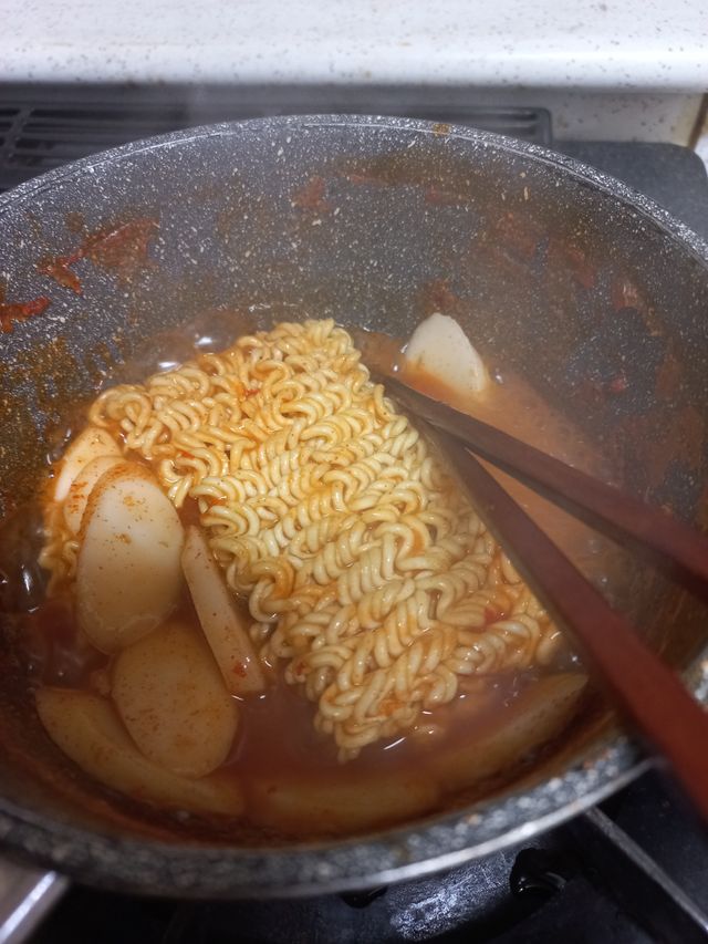 더밥 고추마녀 라볶이 리뷰 사진