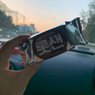 롯데제과 롯샌 카페크런치 — 5점을 준 리뷰어가 2021년 10월 올린 사용 사진
