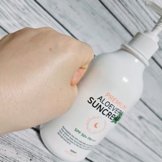 [닥터문] 프리미엄 알로에베라 선크림 500ml — 5점을 준 리뷰어가 2022년 6월 올린 사용 사진