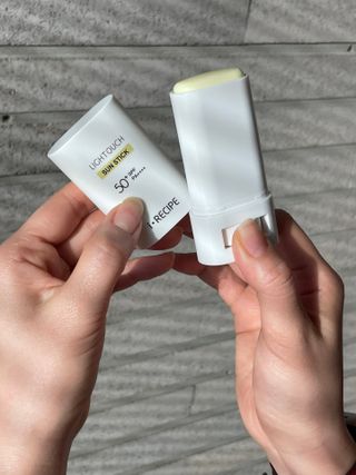 아이레시피 라이트터치 선스틱 15g (SPF50+, PA++++) — 5점을 준 리뷰어가 2023년 2월 올린 사용 사진