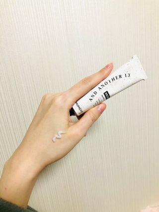 멈칫(MUMCHIT) 넥퍼퓸 NECKPERFUME 2가지 향 — 5점을 준 리뷰어가 2021년 12월 올린 사용 사진