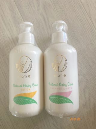 mom e 맘이 내추럴 베이비 케어 샴푸앤바스+로션 — 4.5점을 준 리뷰어가 2021년 1월 올린 사용 사진