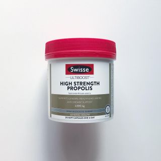 Swisse 스위스 고함량 프로폴리스 2,000mg 210정 — 5점을 준 리뷰어가 2021년 11월 올린 사용 사진
