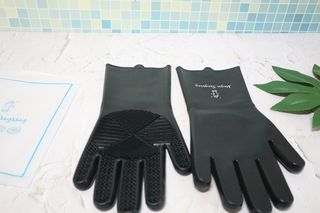 나무드 [매직싹싹] 고급형 친환경 실리콘 수세미 미끄럼방지 고무장갑 투명 1개 + 블랙 1개 캠핑용 야외 설거지 — 5점을 준 리뷰어가 2021년 9월 올린 사용 사진