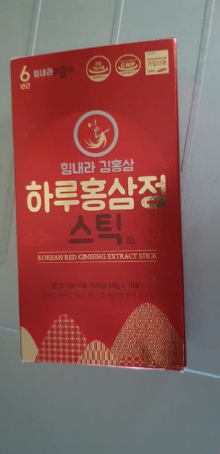 힘내라김홍삼 하루홍삼정스틱 10g x 10포 — 5점을 준 리뷰어가 2021년 5월 올린 사용 사진
