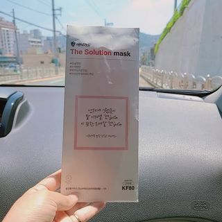 [이지아 마스크] 애니가드 더솔루션마스크 KF80 대형 컬러 4종 — 4.5점을 준 리뷰어가 2021년 6월 올린 사용 사진