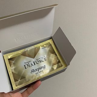 건강누리인터내셔날 레아라 다이아포스 슬리핑 아이패치 골드 & 물광 아이패치 [14회분/총 28매] — 4.5점을 준 리뷰어가 2022년 7월 올린 사용 사진