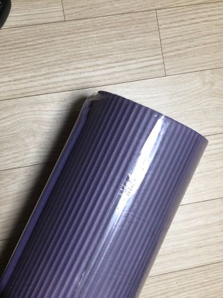 원달러샵 NBR 10mm 바디핏 요가매트 — 3점을 준 리뷰어가 2021년 3월 올린 사용 사진