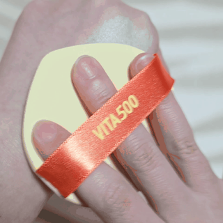 광동생활건강 MF[광동] 비타500✨주름개선·미백·SPF50+🌞퍼펙트쉴드 빅 선쿠션 본품 — 5점을 준 리뷰어가 2024년 5월 올린 사용 사진