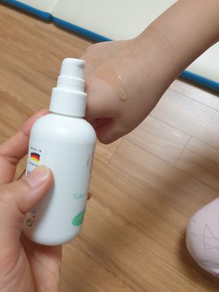 mom e 맘이 내추럴 베이비 케어 크림+바디오일 — 3점을 준 리뷰어가 2021년 1월 올린 사용 사진