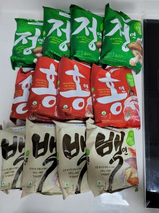 [풀무원] 자연은맛있다 정면, 백면, 홍면  세트 — 5점을 준 리뷰어가 2021년 4월 올린 사용 사진