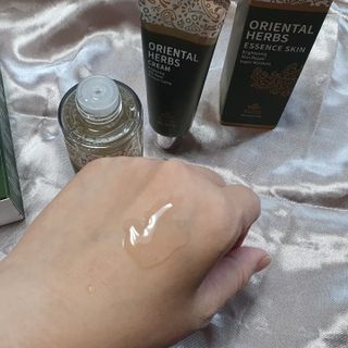 조아산코스메틱 승비 오리엔탈 허브 크림 + 승비 오리엔탈 허브 스킨 — 5점을 준 리뷰어가 2021년 11월 올린 사용 사진