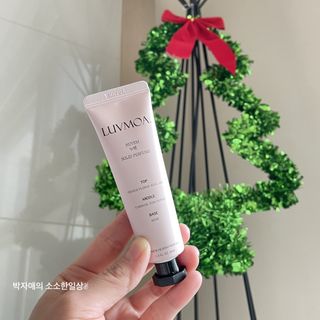 러브모아 향수 고체향수 승무원 고체향수 바르는 향수 니치향수 도손 우드세이지 앤 씨솔트 — 5점을 준 리뷰어가 2022년 12월 올린 사용 사진