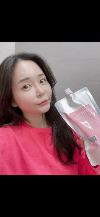 [유니프] 헤어 샤이니 핑크 컬러 트리트먼트 500g — 5점을 준 리뷰어가 2024년 1월 올린 사용 사진