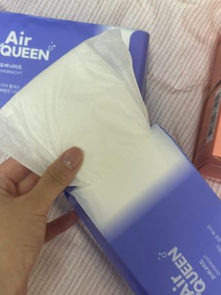 에어퀸 뉴브레스 유기농 생리대 4종 (팬티라이너 20P + 중형 10P + 대형 10P + 오버나이트 8P)_체험단 — 5점을 준 리뷰어가 2024년 6월 올린 사용 사진